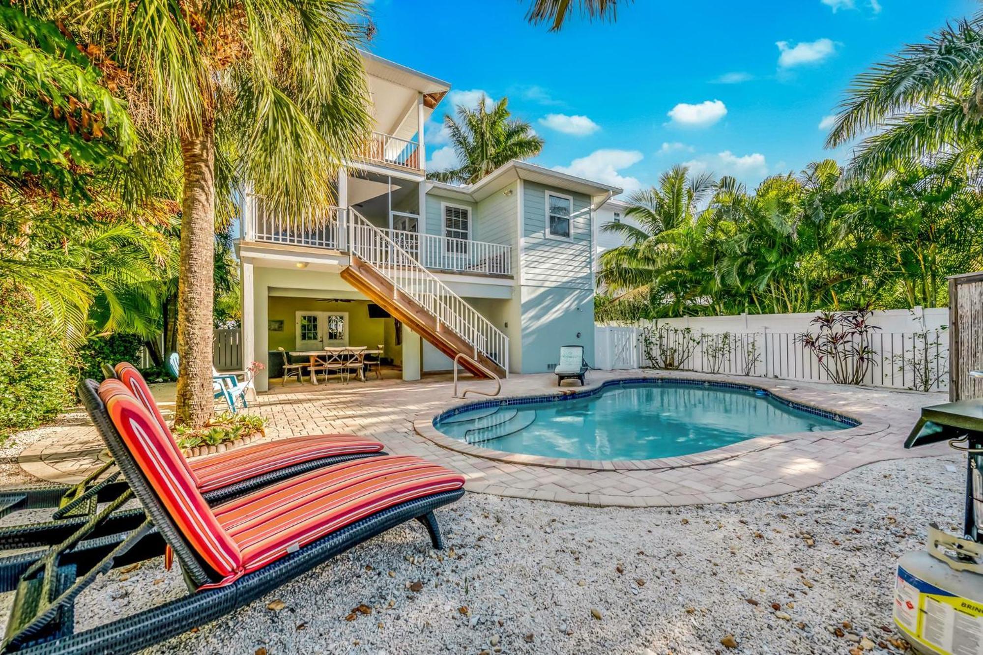 Villa Flip Flops And Fish Tales à Anna Maria Extérieur photo